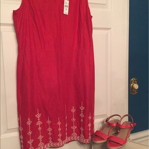 Summer, light weight, fitted in bust , nice arms.