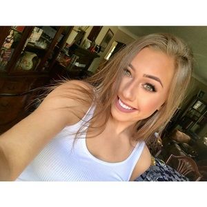 Meet your Posher, Helenia