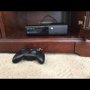 Xbox 360 w/200GB