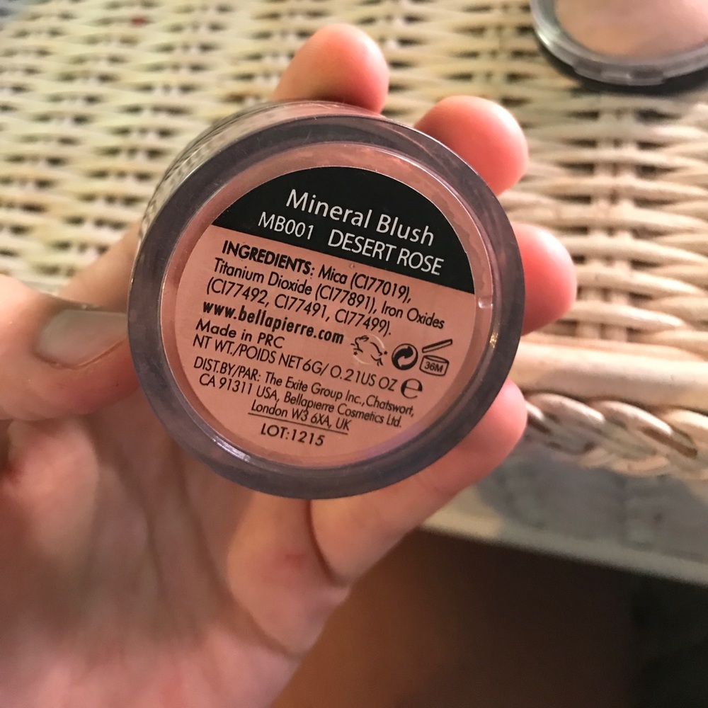 Makeup - Picture 2 of 6