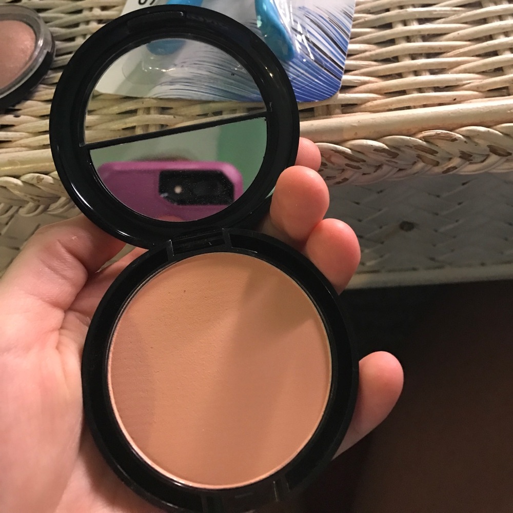 Makeup - Picture 5 of 6