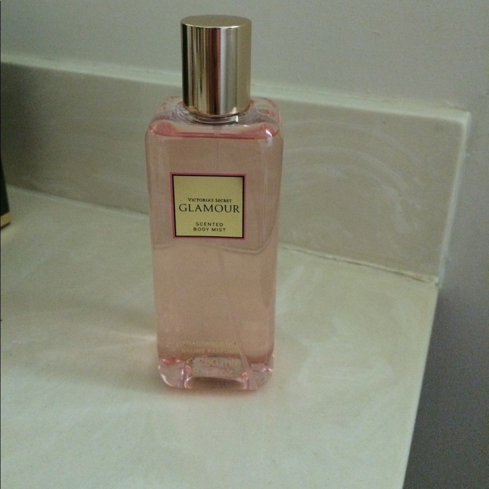 Victoria's Secret glamour body spray
