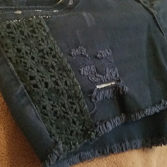 Blue jean shorts - Picture 2 of 3