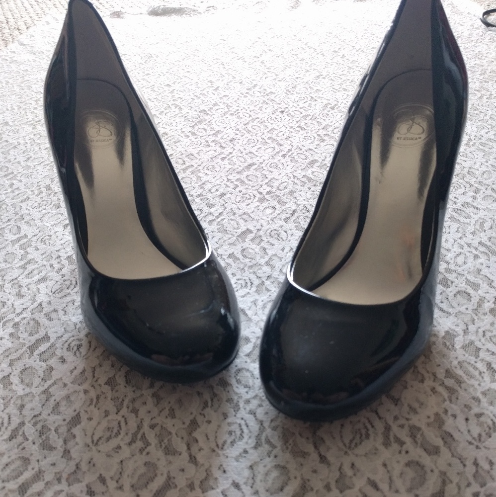 *PRICE DROP* Black Heels