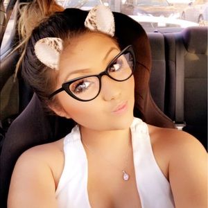 Meet your Posher, Sarai