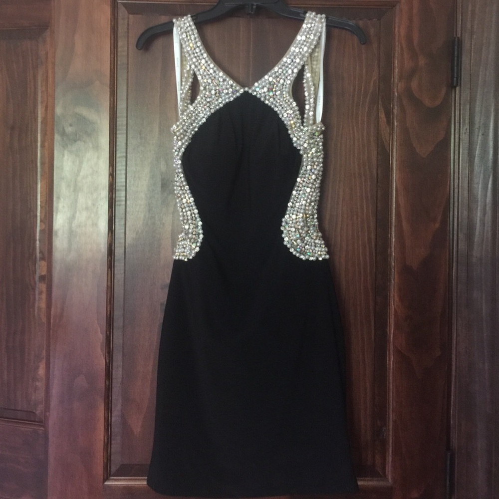 Jovani JVN short formal dress