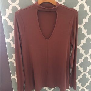 Long sleeve cut out choker shirt