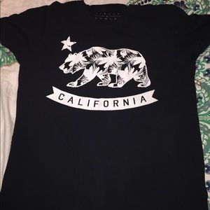 California shirt size Medium