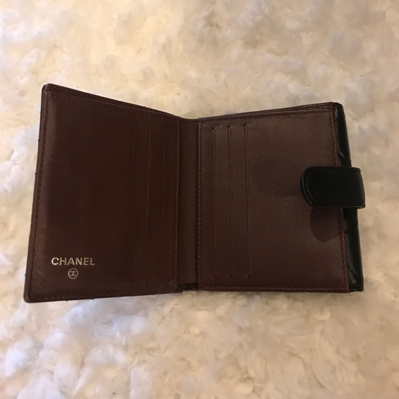 CHANEL Classic Flap Wallet - Picture 2 of 7