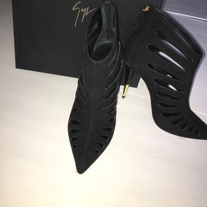 Giuseppe Zanotti Ester 110 Cut Out Bootie