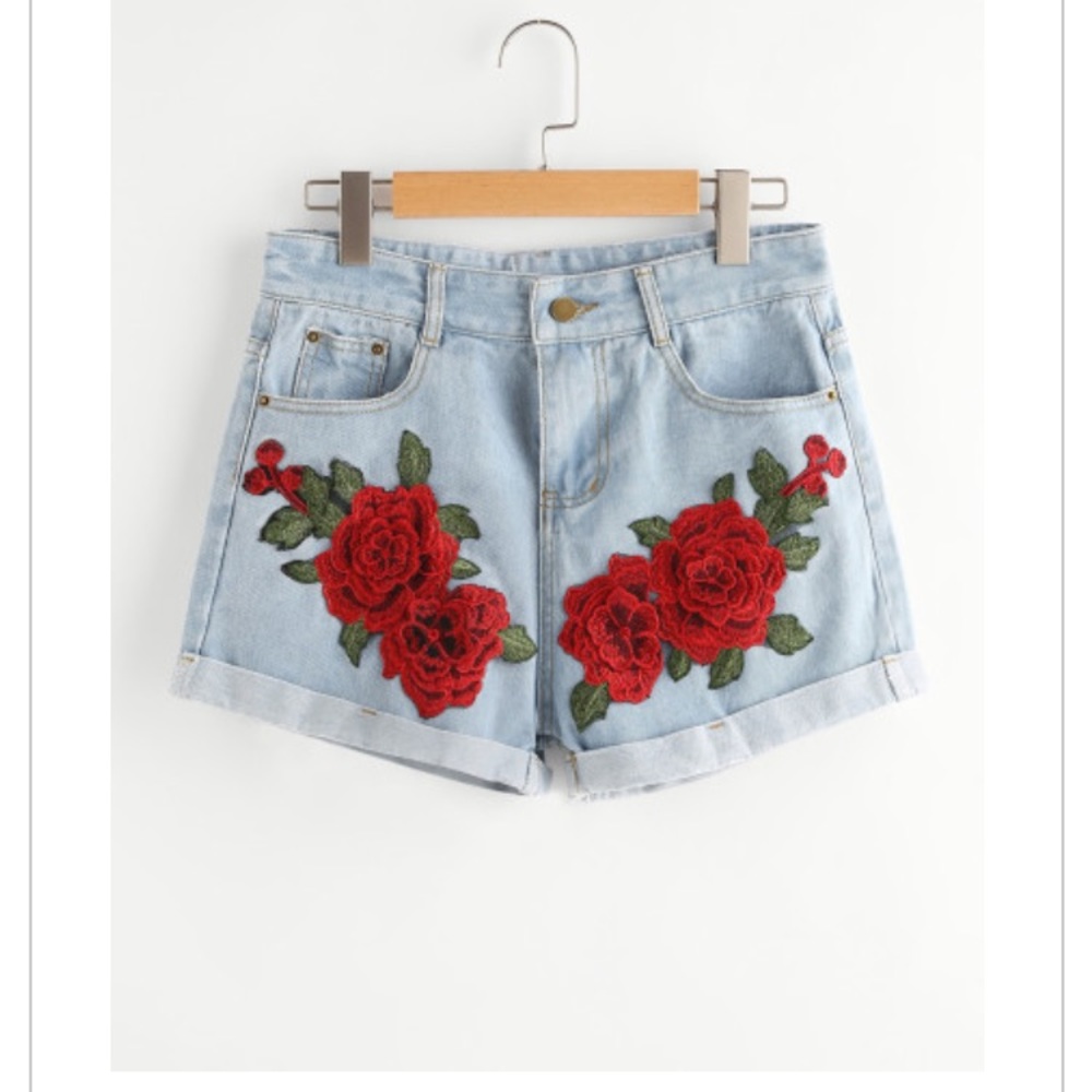 embroidered shorts 🌹