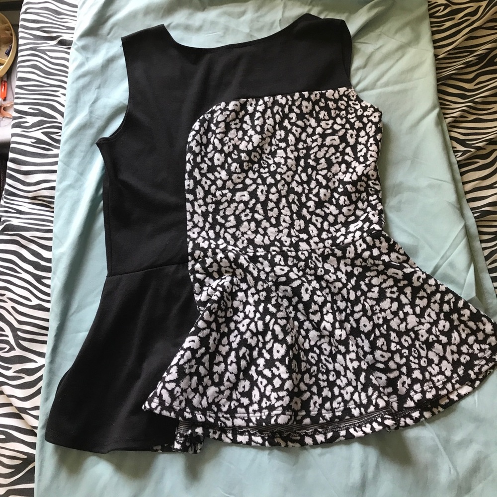 Peplum top black and white design