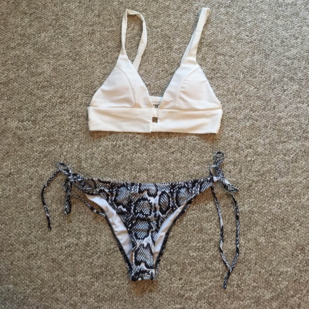 White bikini top & snakeskin print bottoms size S