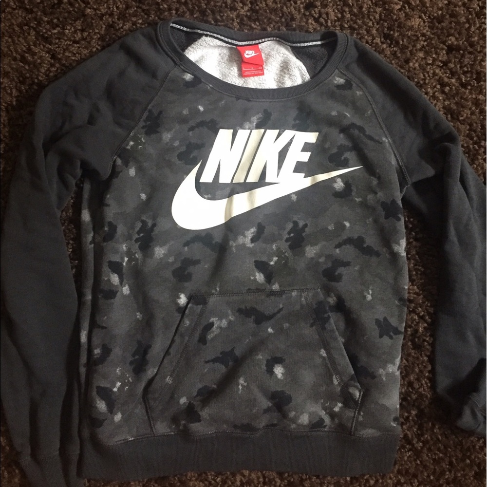 Nike sweatshirt - small