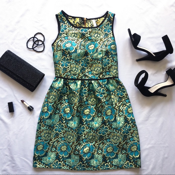 Dresses & Skirts - Metallic floral dress