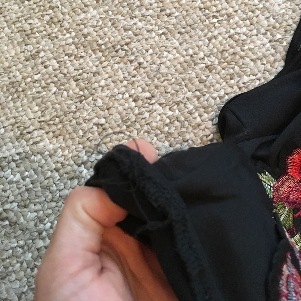 Rose patch crop tank - Picture 6 of 8
