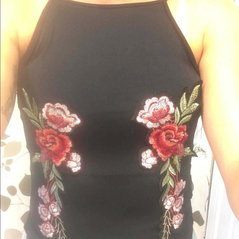 Rose patch crop tank - Picture 8 of 8
