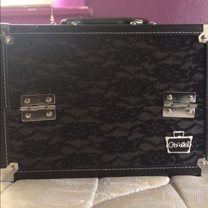 Caboodles makeup box with key