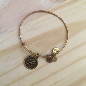 B charm Alex & Ani