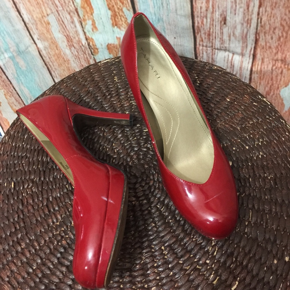 TAHARI "LONNIE" red heels shoe women size 8.5 M