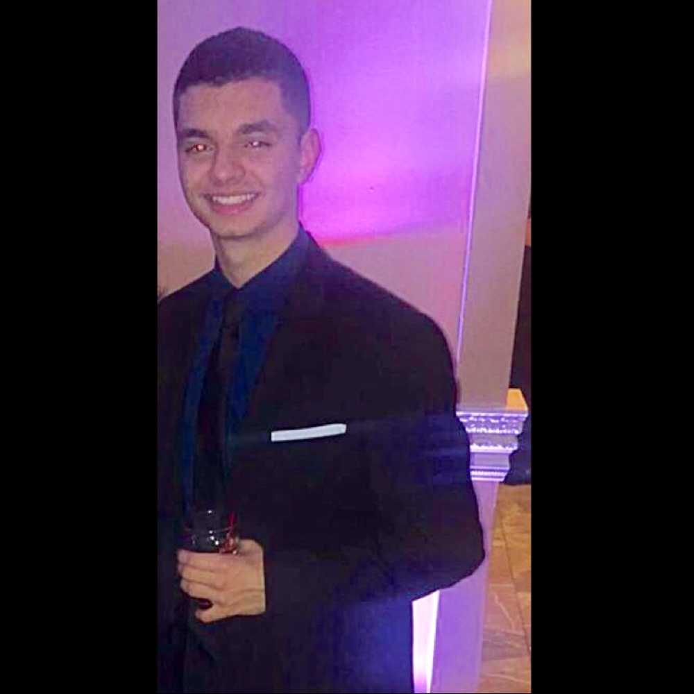 Meet your Posher, Sabit