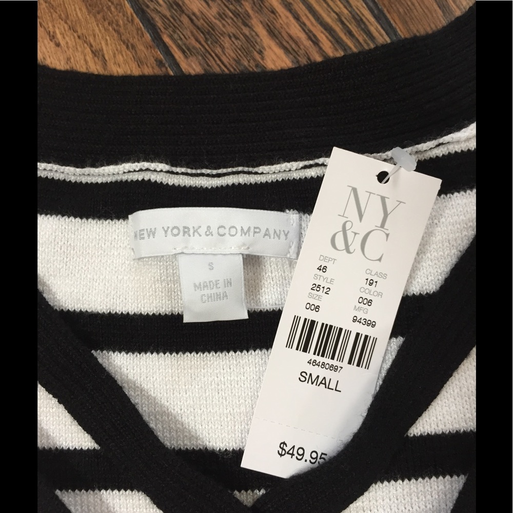 Sweater - Picture 4 of 4