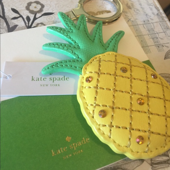 Kate Spade key fob Pineapple key fob NWT - Picture 4 of 5