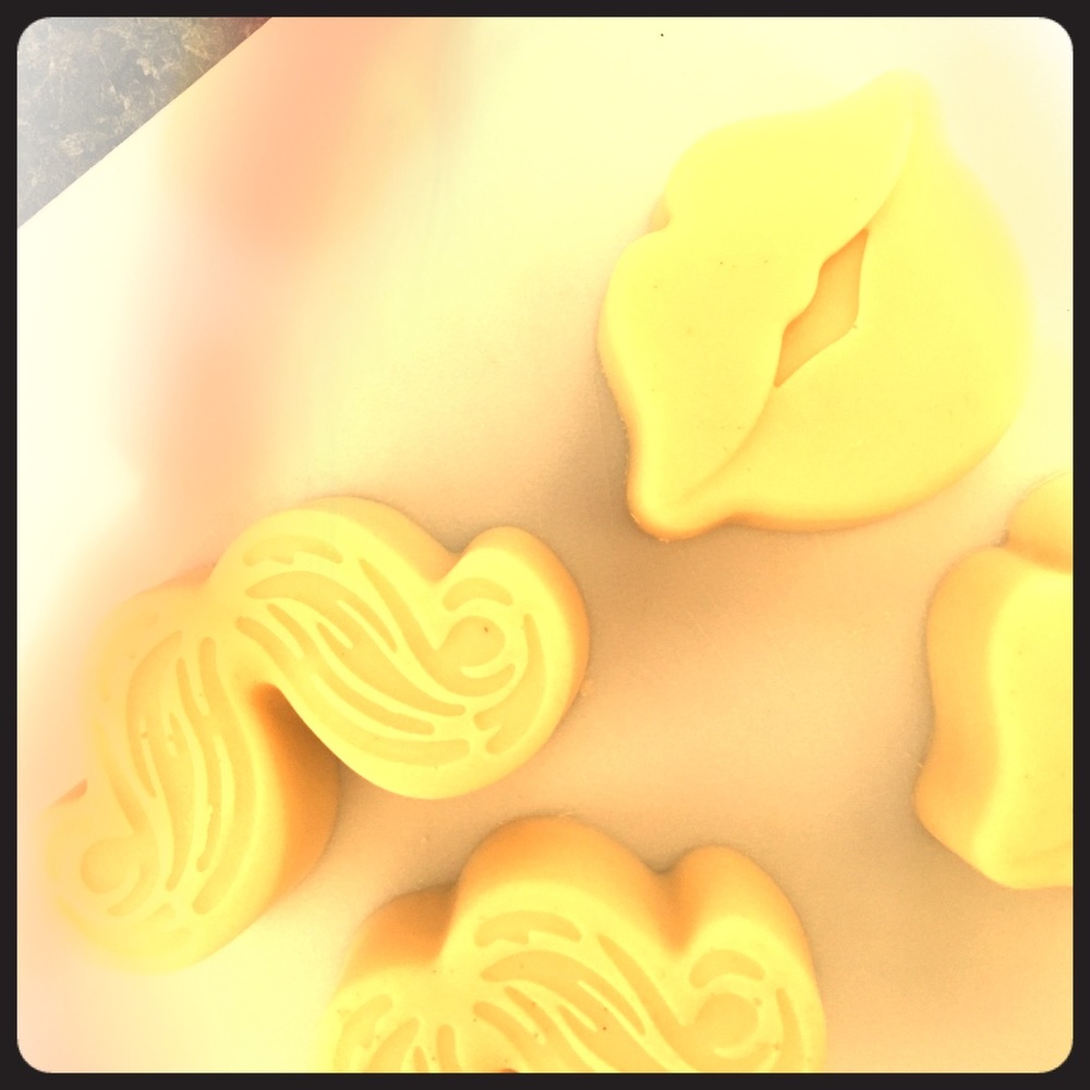 Luxurious and fun body lotion bars
