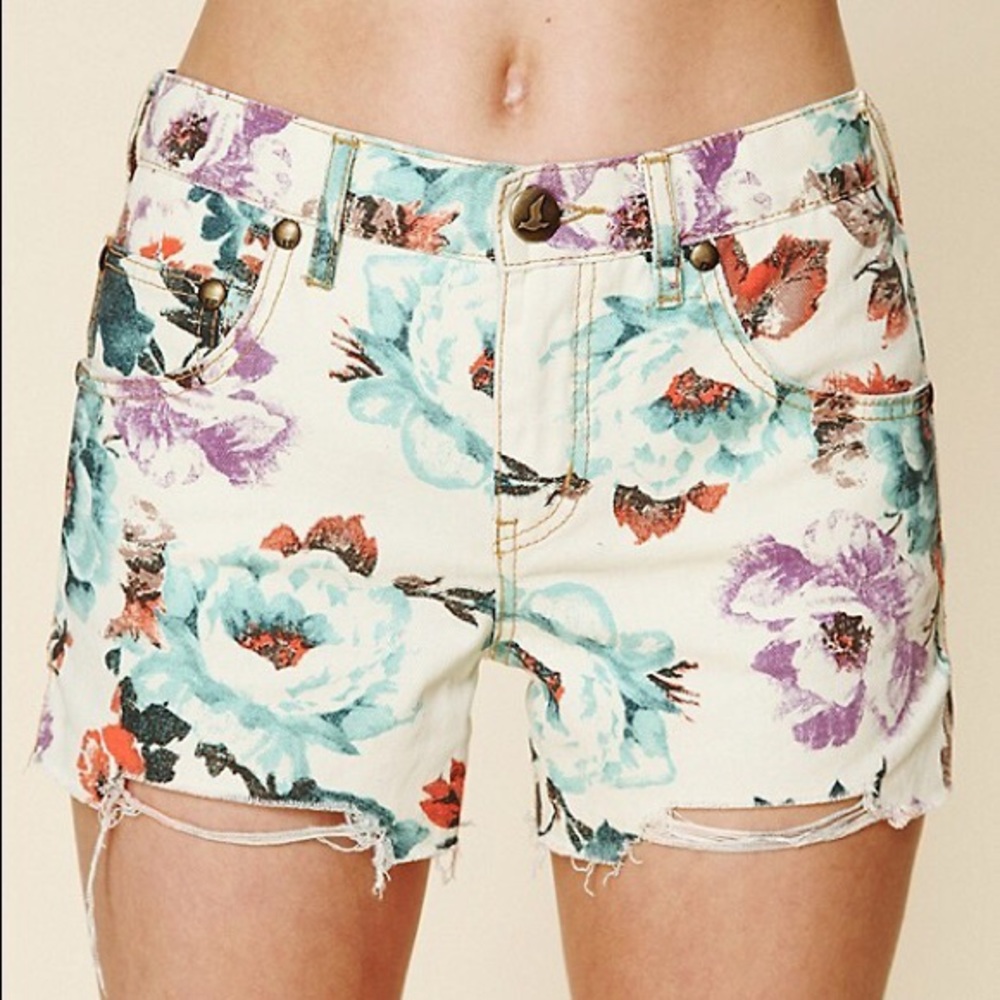 Floral Free People shorts!!