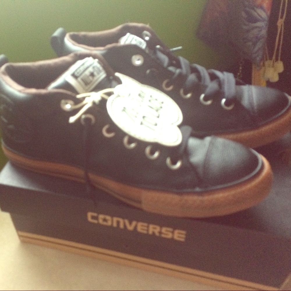 Black converse Street Mid rise sneaker