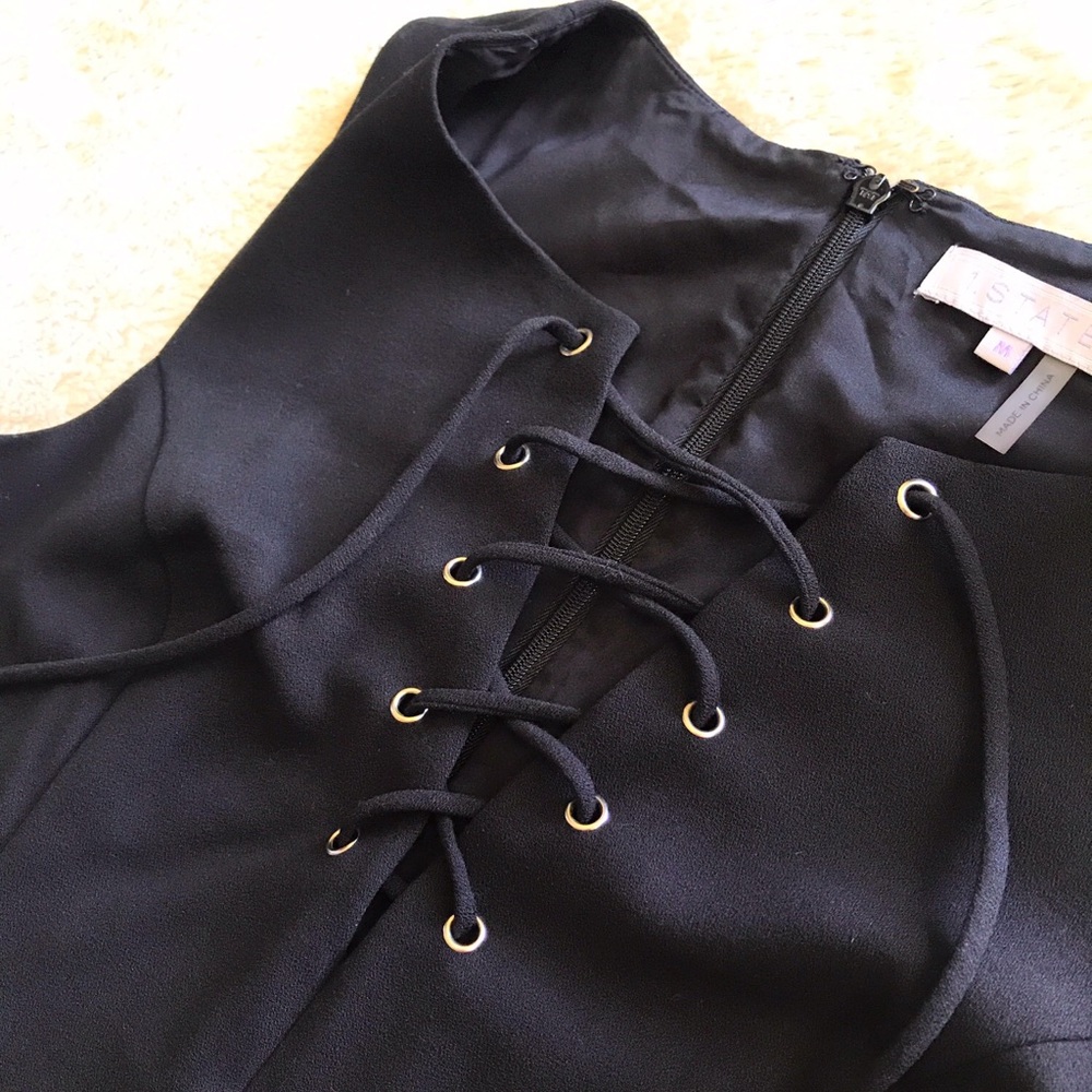 ♥️1.State lace up dress