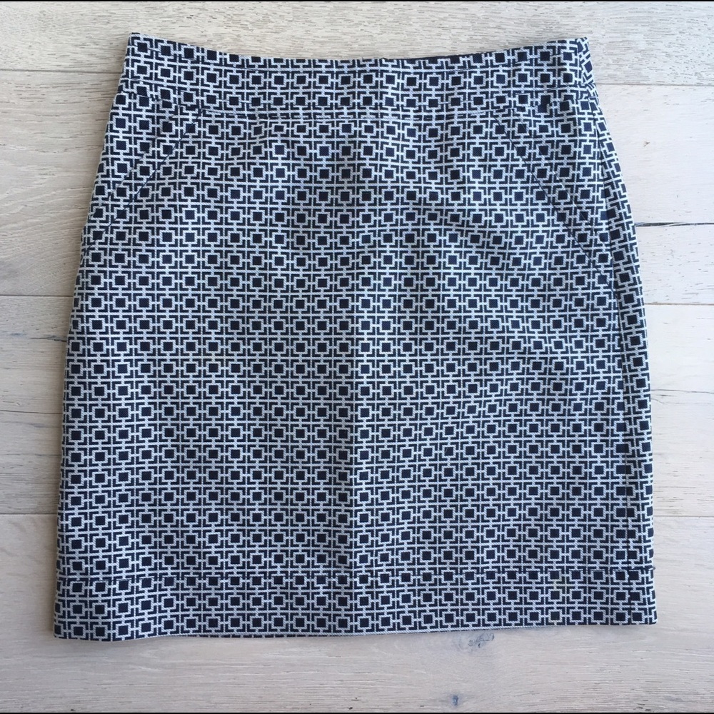 Banana Republic Woven Pencil Skirt