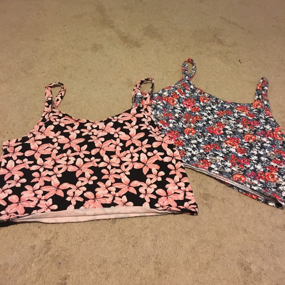Bundle of two floral crop tops!