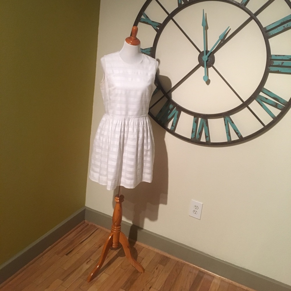 White Sleeveless Dress