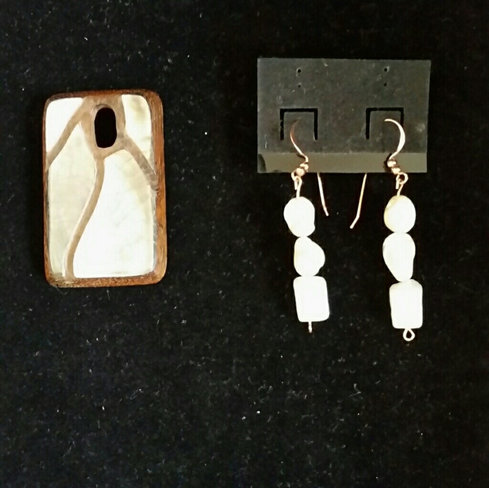 Mother of pearl earrings and wood pendant