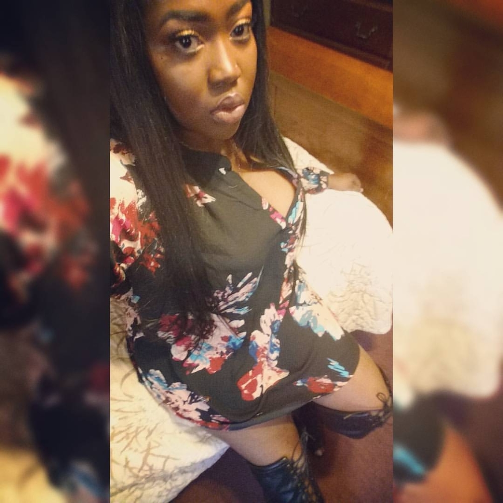 Meet your Posher, Alona