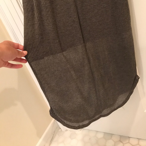 New long razor back dress - Picture 3 of 4