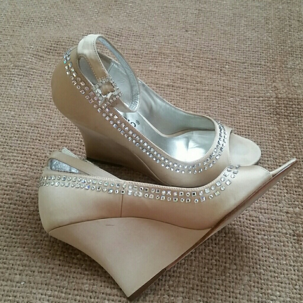 Open toe  wedges