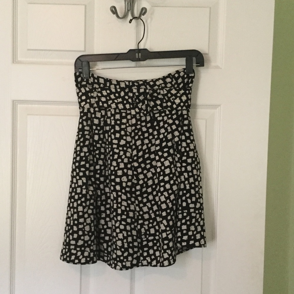 Cute Limited cream/black circle skirt