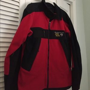 Men's Mountain Hardwear Fleece.