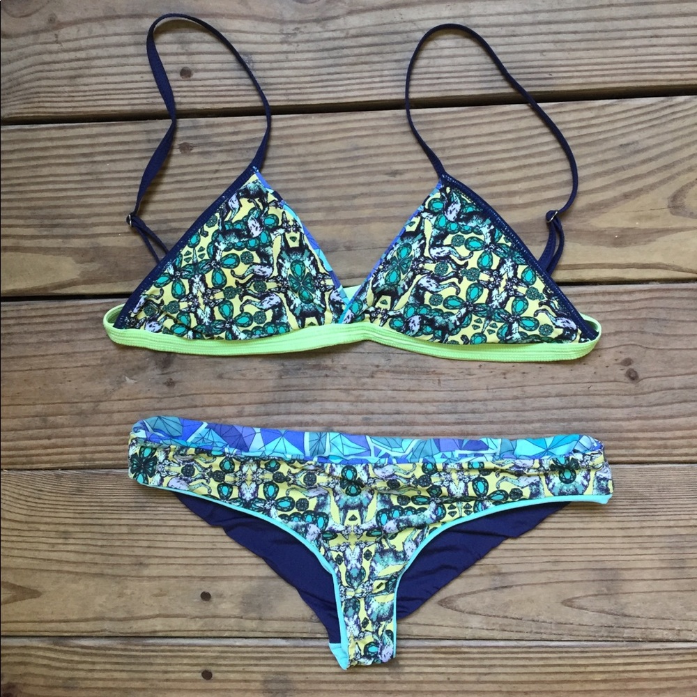 Reversible Patterned Bikini - image 2