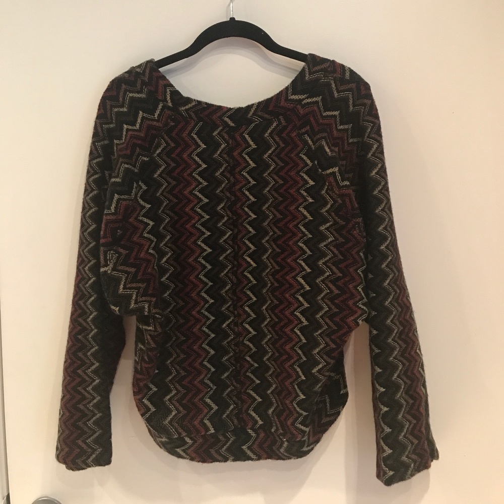 🚫SOLD🚫 Aztec Sweater - Picture 2 of 3