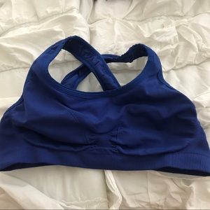Lucy sports bra
