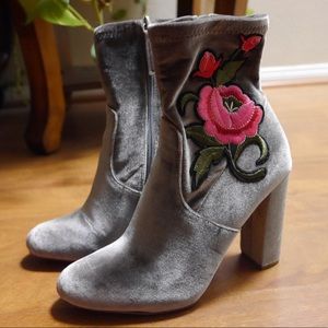 Steve Madden Grey Rose Boots
