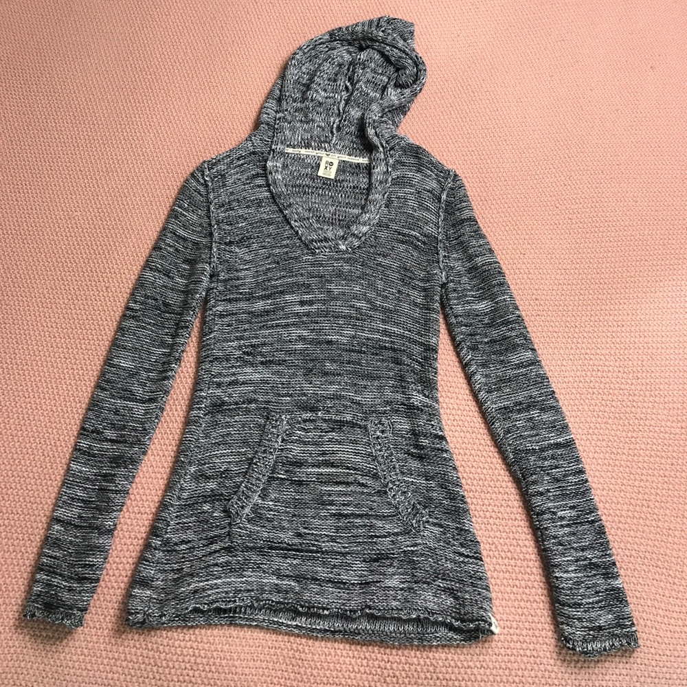 roxy hoodie grey and white knit sweater material