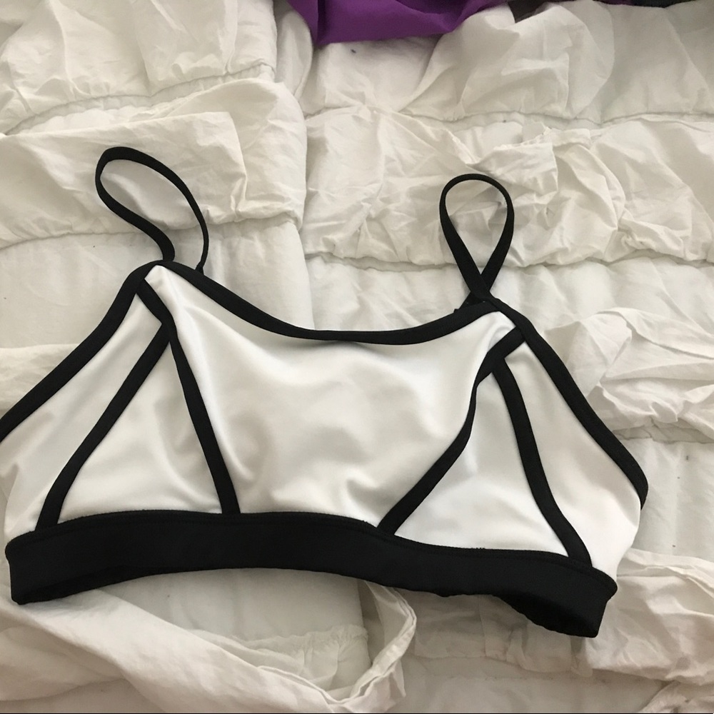 Sports bra