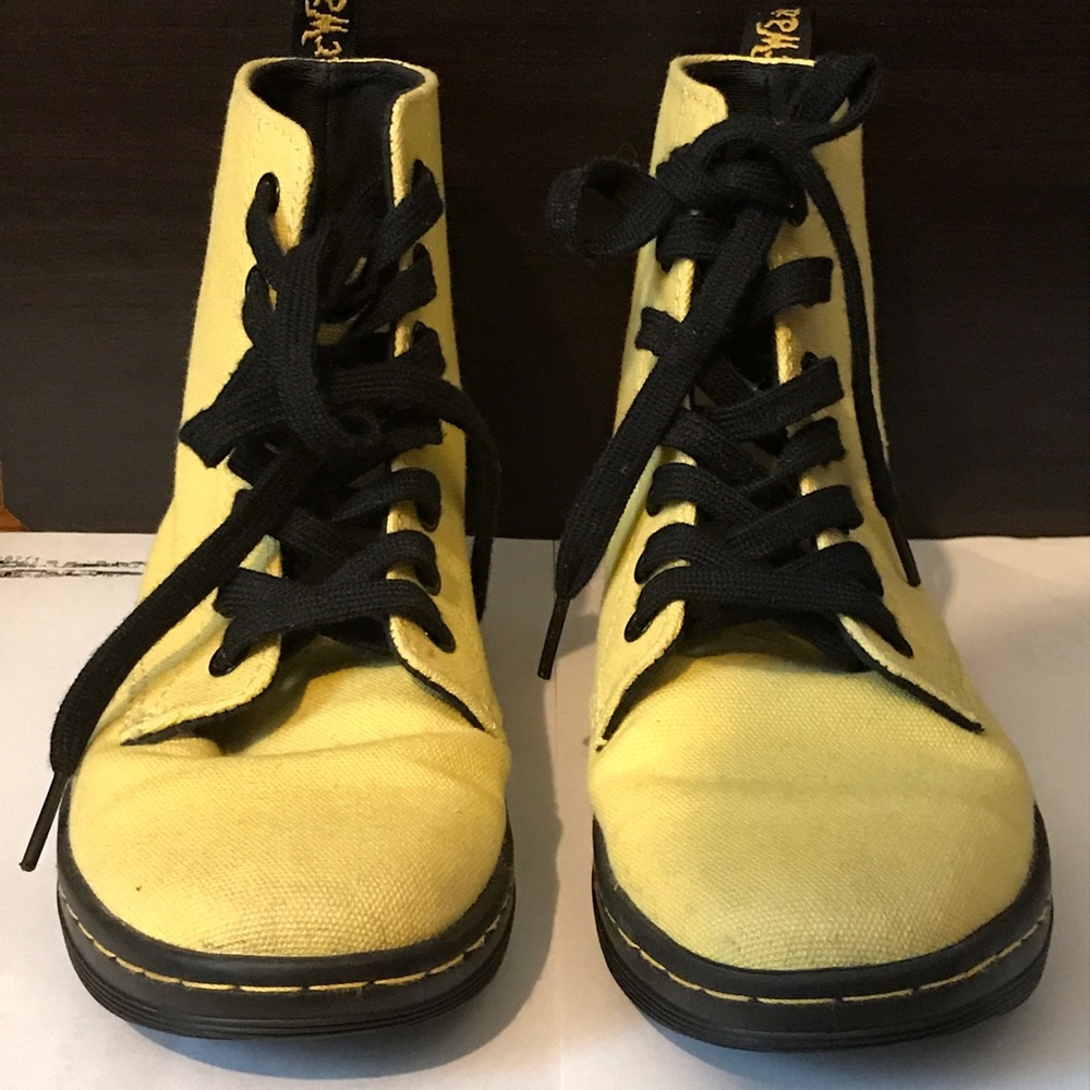 NWOB Dr.Martens Alfie 8 Eye Boot (Canvas)