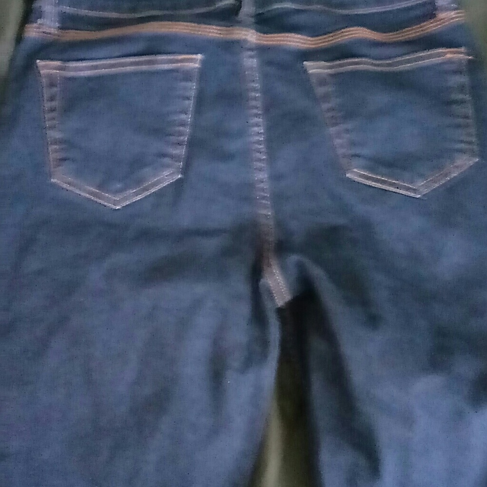 Capris - Picture 2 of 4