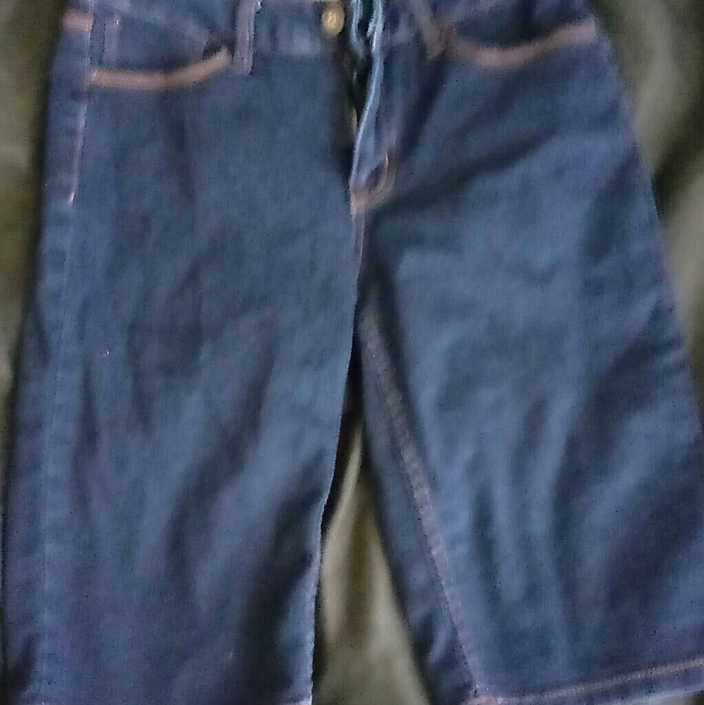 Capris - Picture 4 of 4