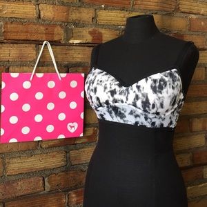 VS PINK Caged Sports Bra Padded